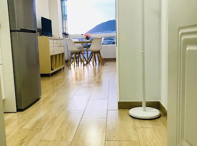 Apartamento Edificio Agata * בנאלמדנה