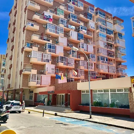 Apartamento Edificio Agata ホテル *